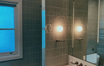 lighing above bathroom vanity with mirror